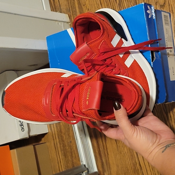 Size 6 big kids adidas u_path X J - Picture 3 of 3